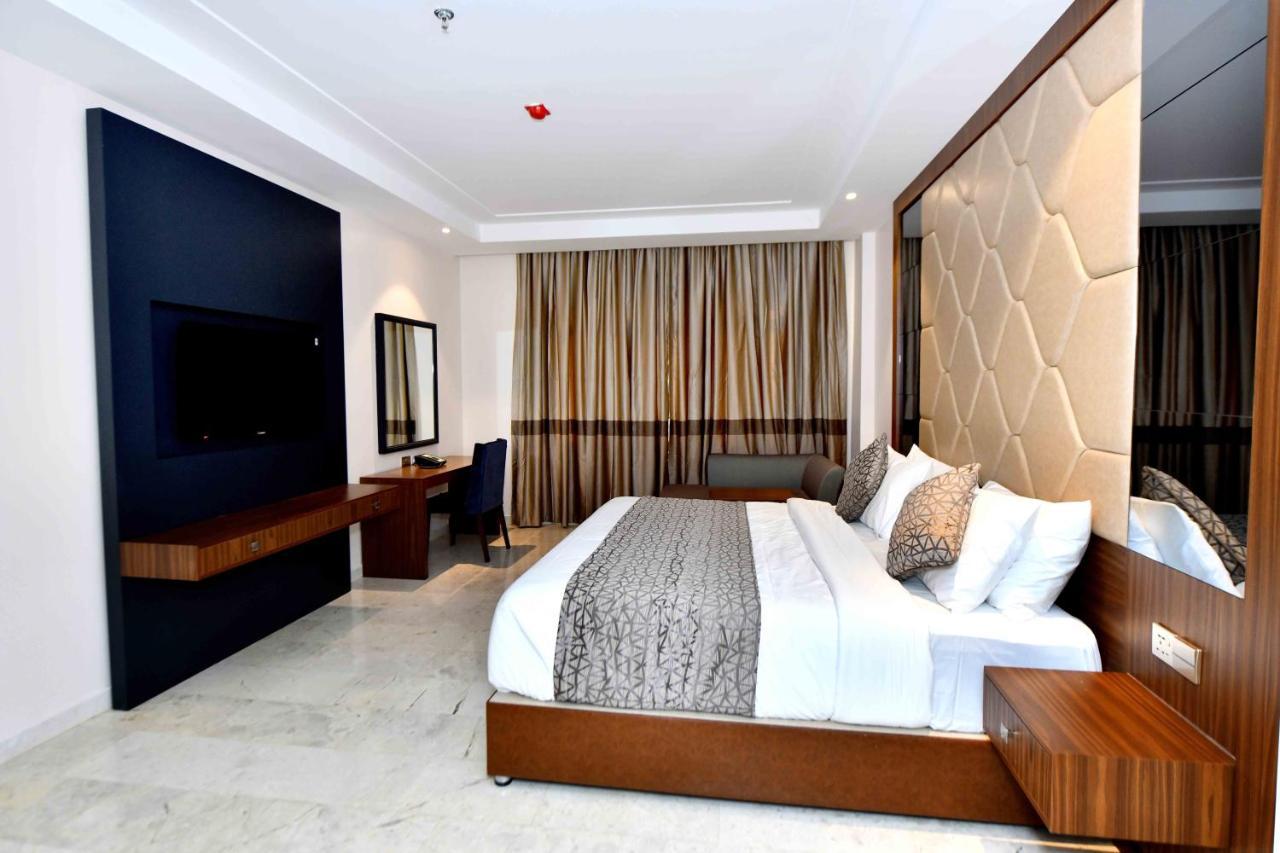 Be Inn Hotel Szíb Kültér fotó